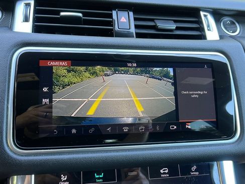 Used 2018 Land Rover Range Rover Sport HSE AWD/4WD image 18