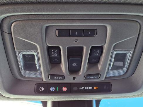 Used 2022 GMC Sierra 3500 Denali w/ Denali Ultimate Package image 18