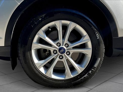 Used 2017 Ford Escape SE w/ Equipment Group 201A AWD/4WD image 11
