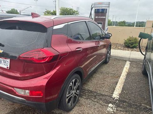 Used 2020 Chevrolet Bolt Premier w/ Infotainment Package FWD image 2