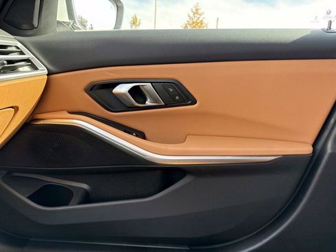 Certified 2025 BMW 330i 330i w/ Convenience Package image 22