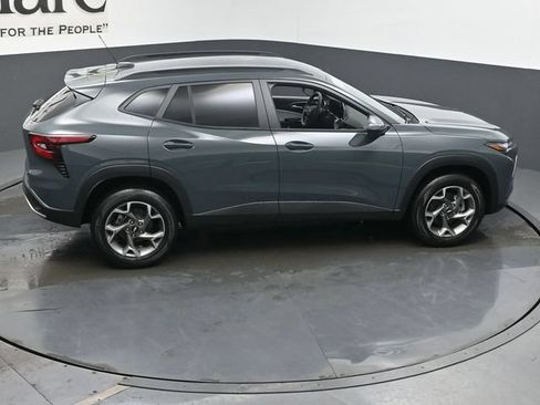 New 2026 Chevrolet Trax LT FWD image 17