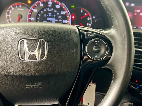 Used 2017 Honda Accord Sport image 19