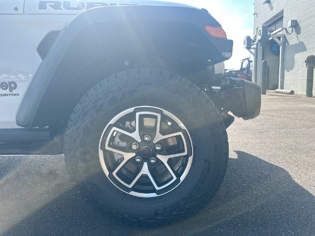 New 2026 Jeep Gladiator Rubicon w/ Steel Power Dome Hood Package AWD/4WD image 13