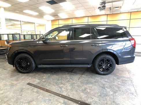 Used 2025 Ford Expedition Active AWD/4WD image 4