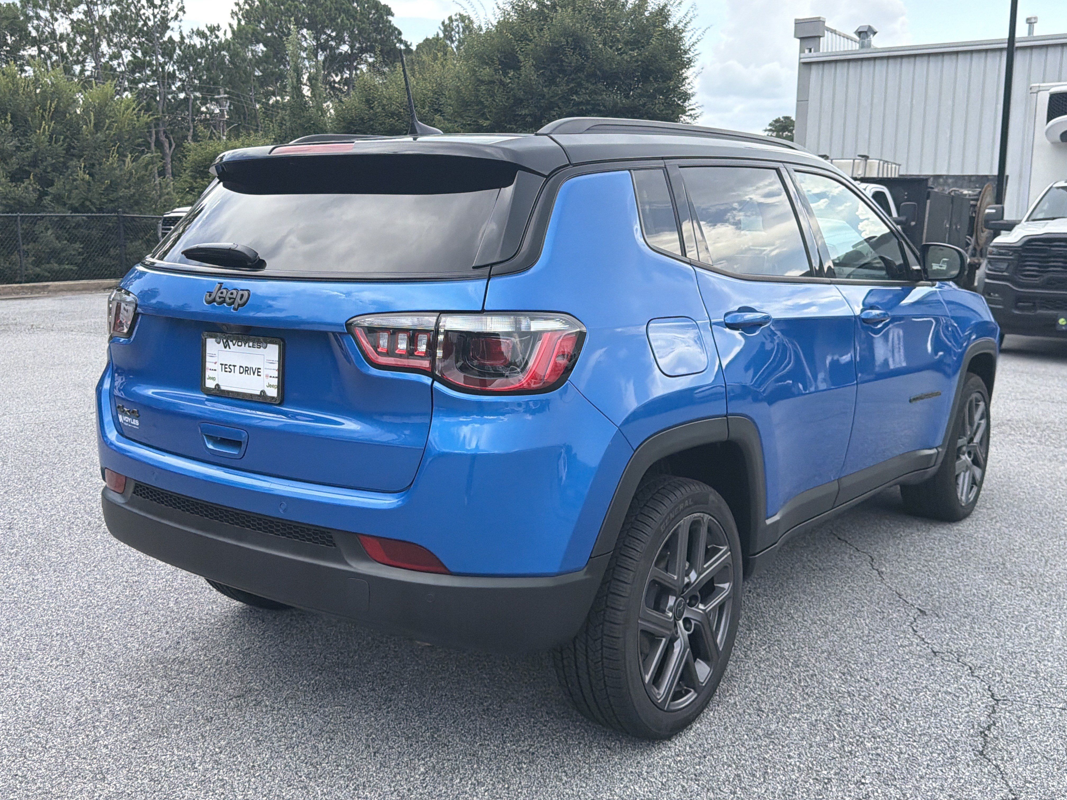 Used 2026 Jeep Compass Limited AWD/4WD image 8