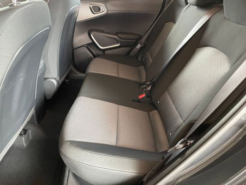 Used 2025 Kia Soul LX w/ LX Technology Package FWD image 23