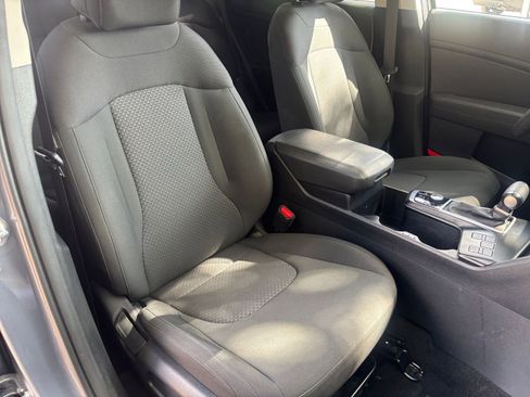 Used 2025 Kia Sportage LX FWD image 36