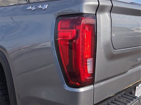 Used 2021 GMC Sierra 1500 SLT image 11
