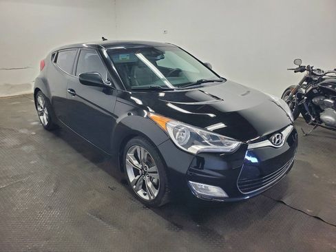 Used 2013 Hyundai Veloster w/ Style Pkg FWD image 3