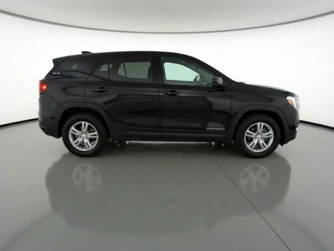 Used 2024 GMC Terrain SLE FWD image 11