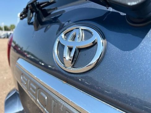 Used 2019 Toyota Sequoia Platinum AWD/4WD image 13