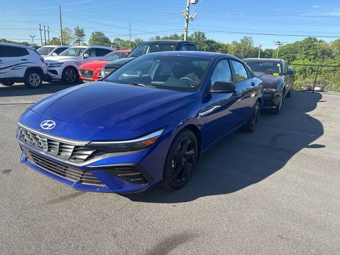 Used 2026 Hyundai Elantra Sport image 2