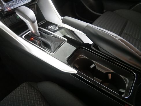 New 2025 Mitsubishi Eclipse Cross ES image 6