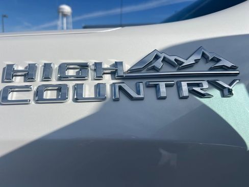 Used 2024 Chevrolet Silverado 1500 High Country w/ Technology Package image 39