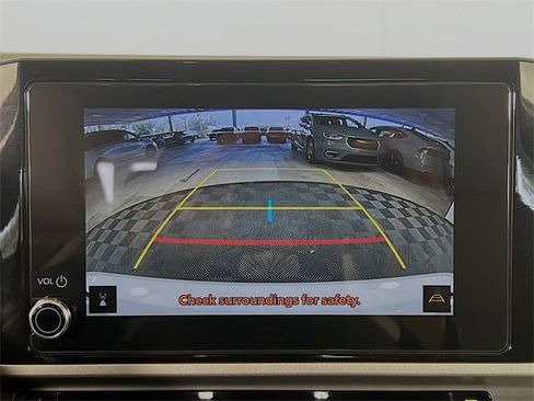 Used 2025 Toyota Camry SE image 21