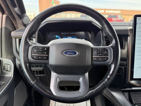 Used 2023 Ford F150 Lightning Lariat image 20