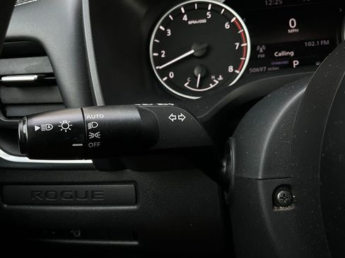 Used 2023 Nissan Rogue S image 34