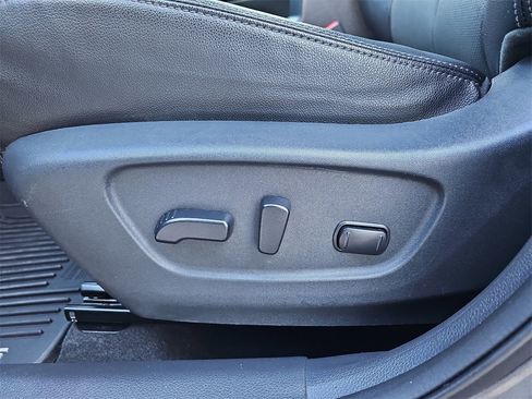 Used 2016 Nissan Rogue SL w/ SL Premium Package image 29