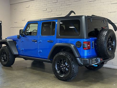Used 2024 Jeep Wrangler Unlimited AWD/4WD image 8