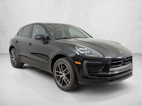 Certified 2025 Porsche Macan AWD/4WD image 7