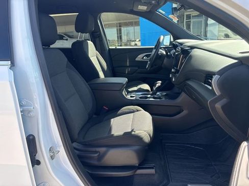 Used 2023 Chevrolet Traverse LT FWD image 24