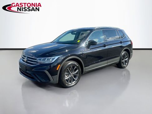 Used 2024 Volkswagen Tiguan SE image 3