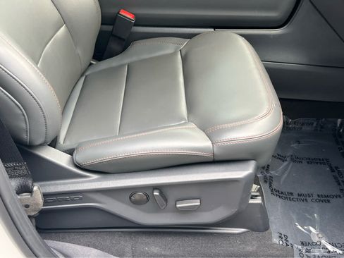 Used 2025 Ford Expedition Active AWD/4WD image 18