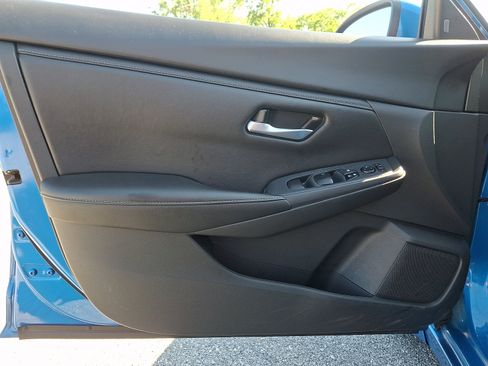 Used 2024 Nissan Sentra SV FWD image 12