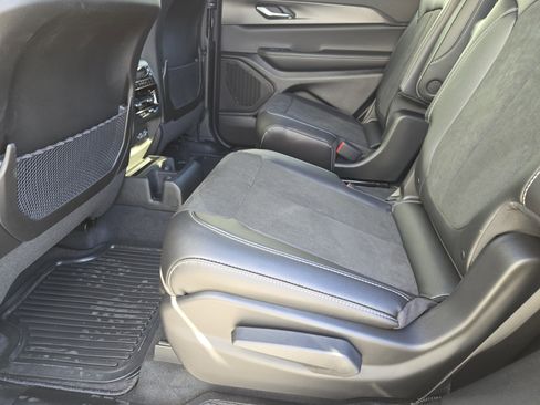 New 2025 Jeep Grand Cherokee L Laredo image 21