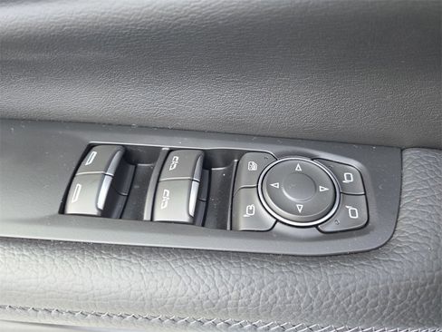 Used 2025 GMC Yukon XL Denali image 28