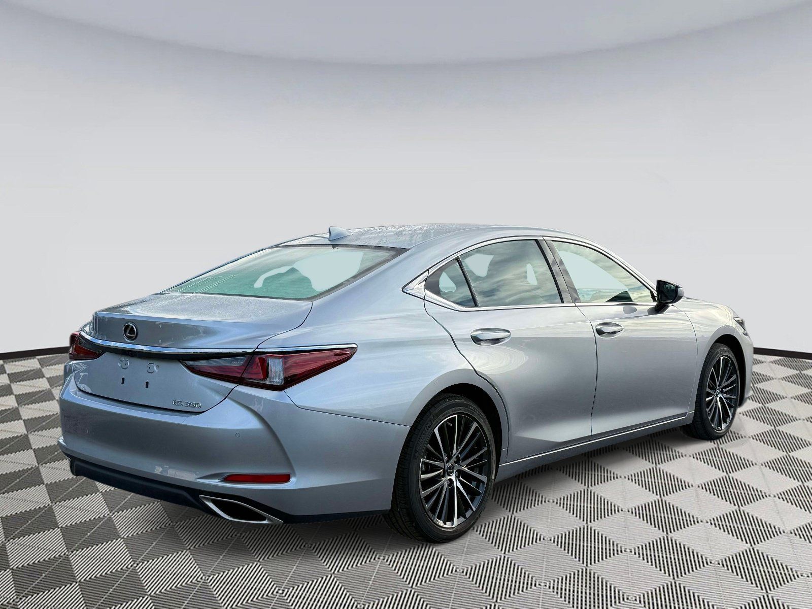 Used 2024 Lexus ES 350 w/ Premium Package FWD image 2