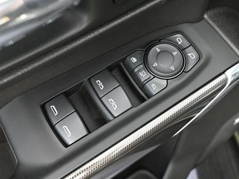 Used 2022 GMC Sierra 2500 AT4 w/ AT4 Premium Plus Package AWD/4WD image 23