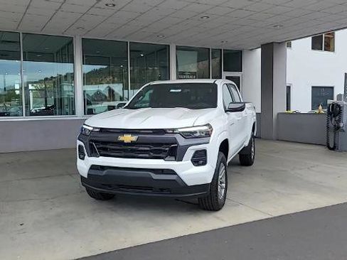 New 2024 Chevrolet Colorado LT w/ LT Convenience Package III image 41