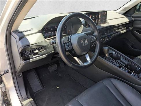 Used 2024 Honda Accord Touring image 10