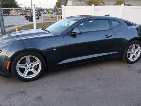 Used 2022 Chevrolet Camaro LT RWD image 4