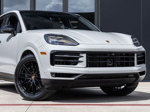 New 2026 Porsche Cayenne Coupe image 9