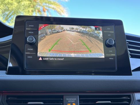 Certified 2025 Volkswagen Jetta SEL image 22