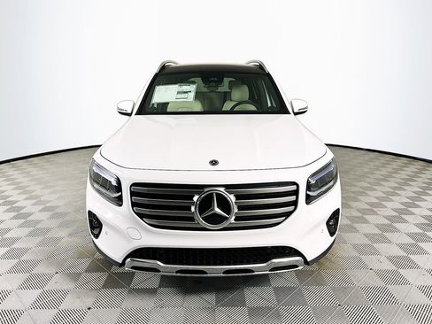 Used 2026 Mercedes-Benz GLB 250 image 2