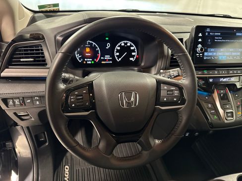 Used 2025 Honda Odyssey Touring image 19
