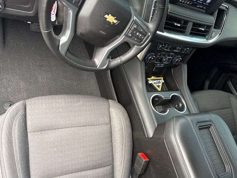 Used 2023 Chevrolet Suburban LS RWD image 14