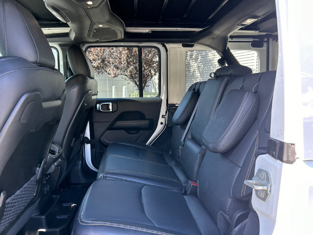 Used 2024 Jeep Wrangler Unlimited Sahara w/ Technology Group AWD/4WD image 24