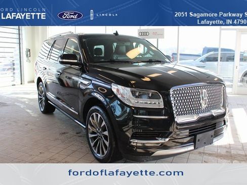 Used 2019 Lincoln Navigator Select image 1