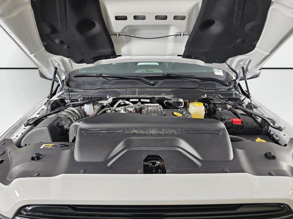 New 2026 RAM 3500 Laramie AWD/4WD image 14