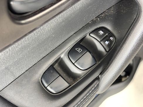 Used 2019 Nissan Rogue Sport S w/ Appearance Package image 12