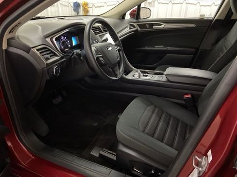 Used 2019 Ford Fusion SE image 27
