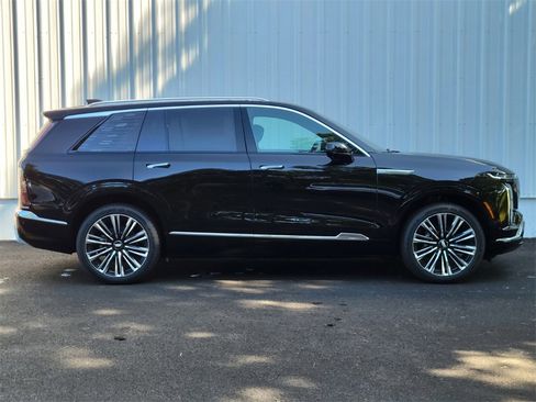 New 2026 Cadillac Vistiq Premium Luxury w/ LPO, Floor Liner Package image 2