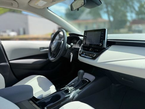 Used 2020 Toyota Corolla LE FWD image 27
