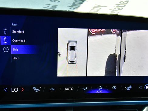 Used 2025 Chevrolet Equinox EV LT FWD image 21
