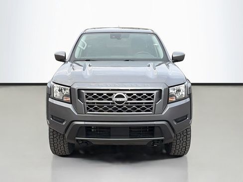 Used 2023 Nissan Frontier SV image 2